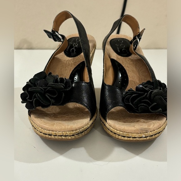 Born BOC Black Leather Floral Peep Toe Slingback Woven Wedge Heel Sandals 8 - Picture 4 of 8